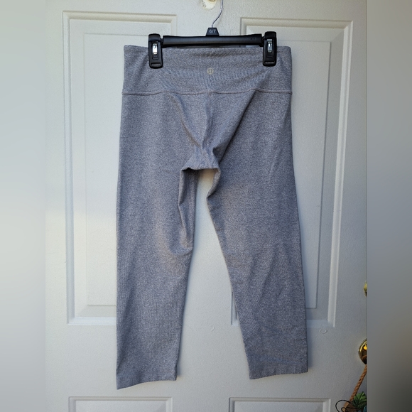 Lululemon leggings🩶 - Picture 2 of 8